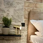 Adora Luxury Apartment *