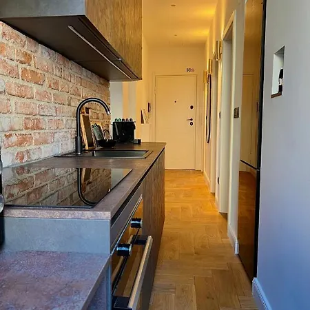 Adora Luxury * Split